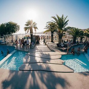 Farout - Beachresort & Camping